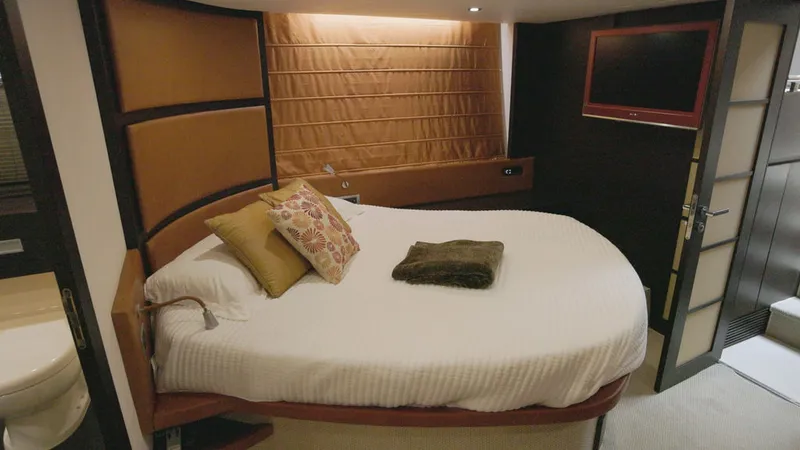 Slide: The Image of AZIMUT 62S 2008 - 15