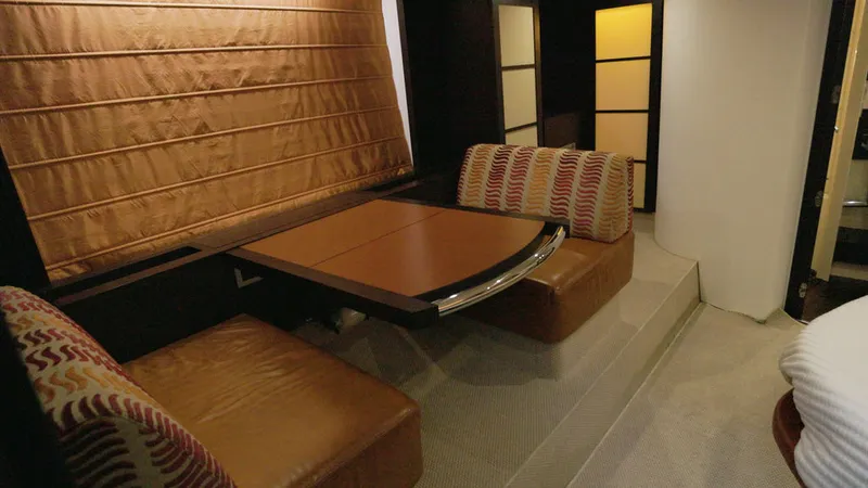 Slide: The Image of AZIMUT 62S 2008 - 16