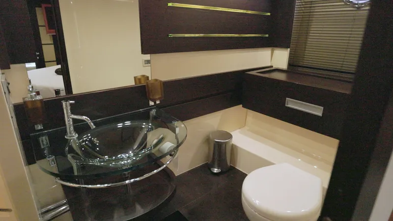 Slide: The Image of AZIMUT 62S 2008 - 17