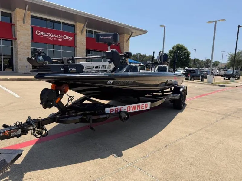 The Image of Phoenix Bass Boat 921 Elite II 2022 - undefined