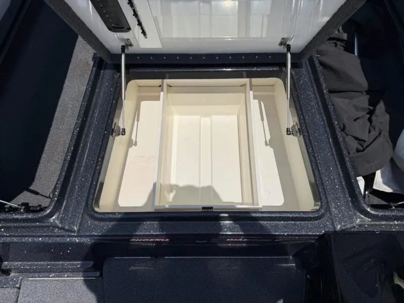 Slide: The Image of Phoenix Bass Boat 921 Elite II 2022 - 22