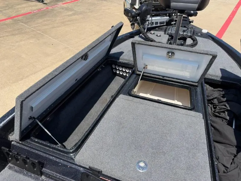Slide: The Image of Phoenix Bass Boat 921 Elite II 2022 - 23