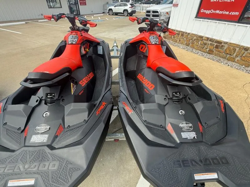 Slide: The Image of Sea-Doo SPARK TRIXX 2022 - 3