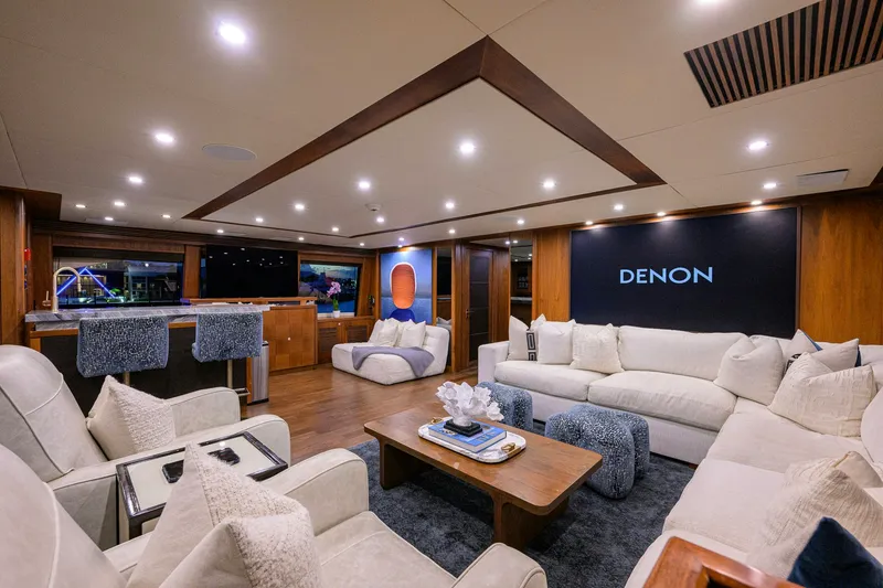 Slide: The Image of Sunseeker 122 2009 - 35