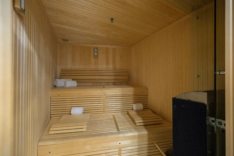 Slide: The Image of Sunseeker 122 2009 - 22