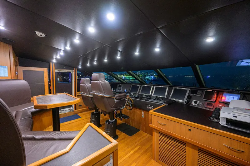 Slide: The Image of Sunseeker 122 2009 - 39