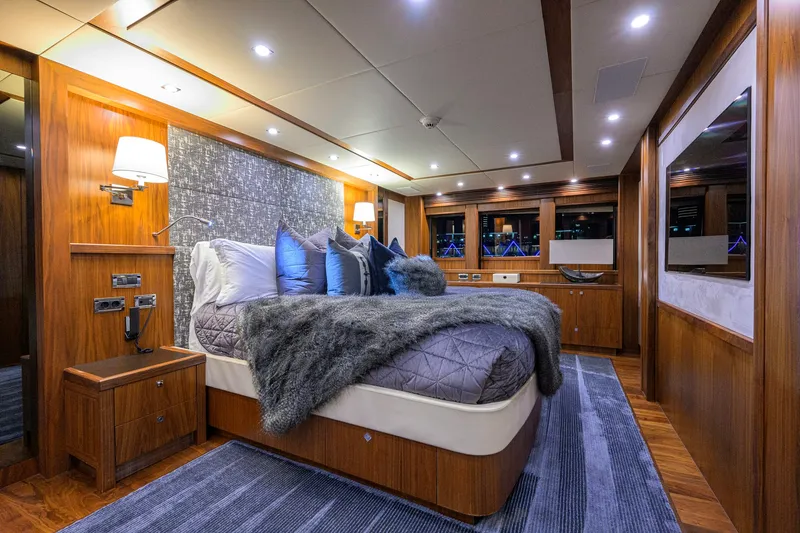 Slide: The Image of Sunseeker 122 2009 - 15