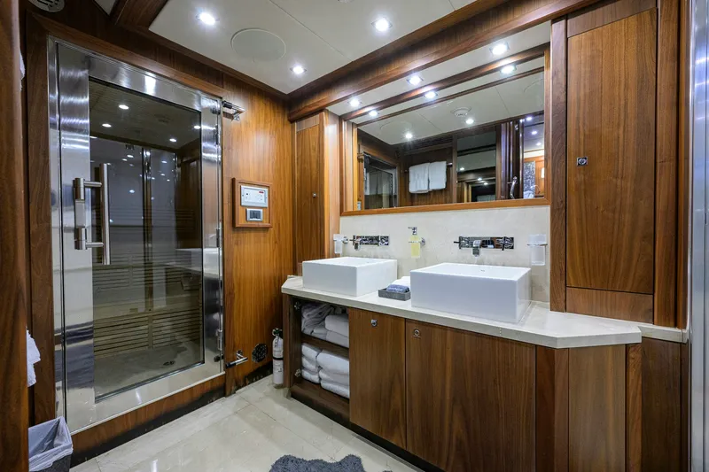 Slide: The Image of Sunseeker 122 2009 - 20