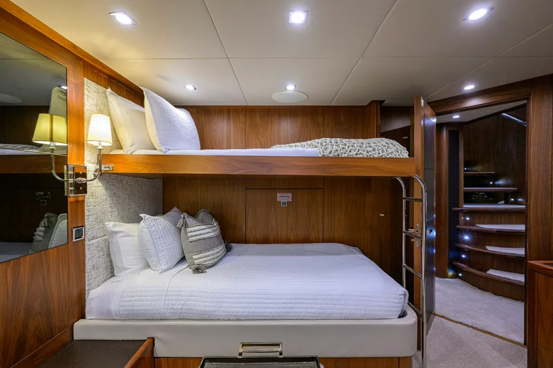 Slide: The Image of Sunseeker 122 2009 - 29
