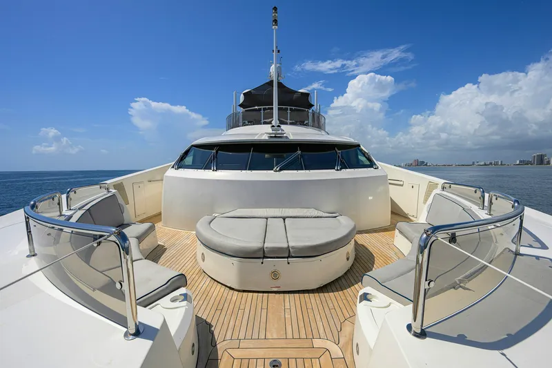 Slide: The Image of Sunseeker 122 2009 - 47