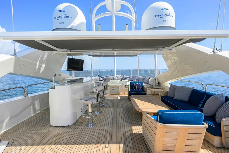 Slide: The Image of Sunseeker 122 2009 - 44
