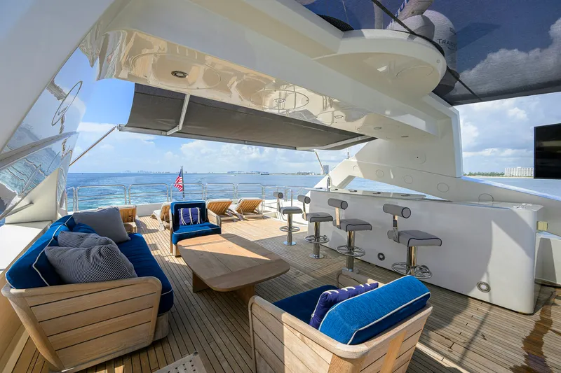 Slide: The Image of Sunseeker 122 2009 - 43