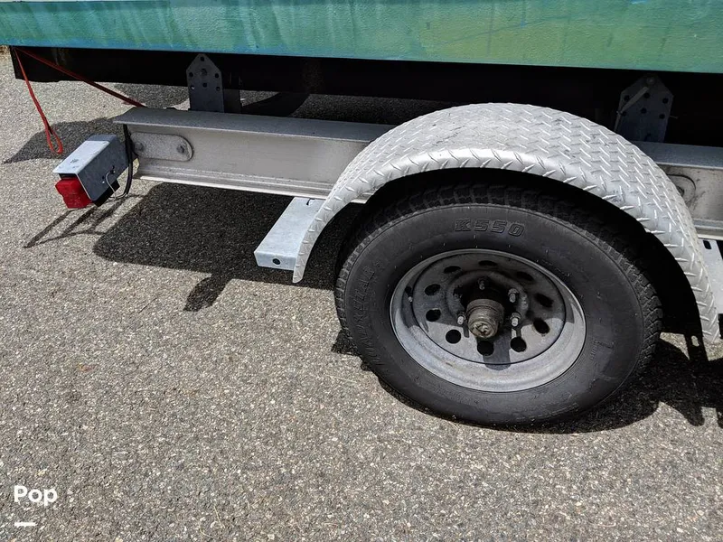 Slide: The Image of Boston Whaler 240 Outrage 2004 - 4853525