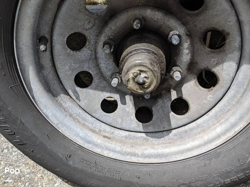 Slide: The Image of Boston Whaler 240 Outrage 2004 - 4853527