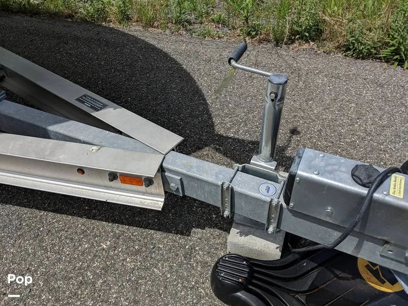 Slide: The Image of Boston Whaler 240 Outrage 2004 - 4853539