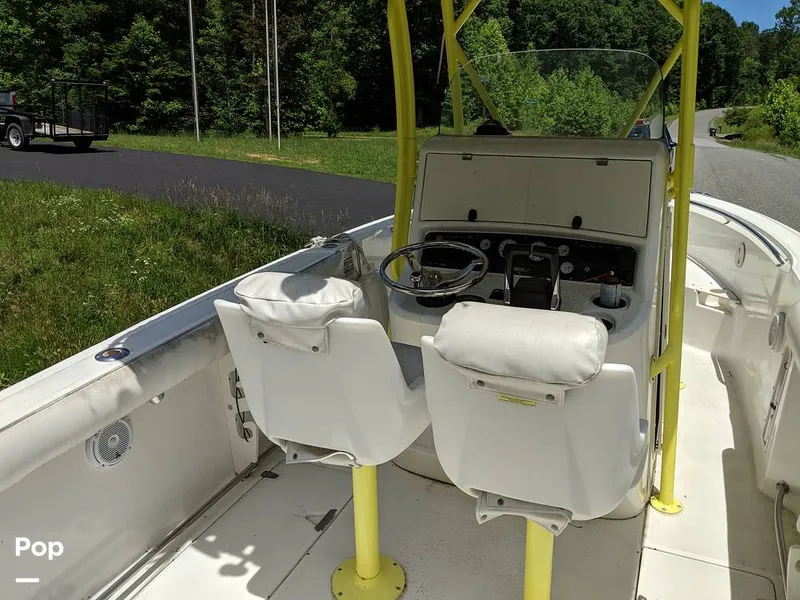 Slide: The Image of Boston Whaler 240 Outrage 2004 - 4853635