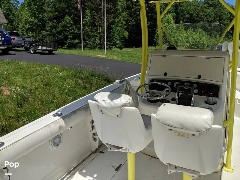 Slide: The Image of Boston Whaler 240 Outrage 2004 - 4853638