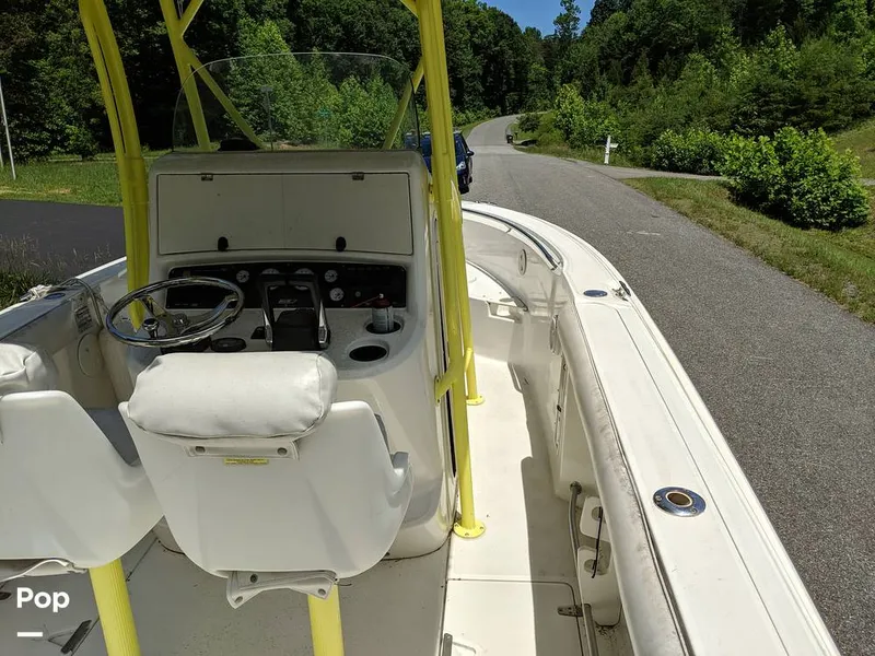 Slide: The Image of Boston Whaler 240 Outrage 2004 - 4853637