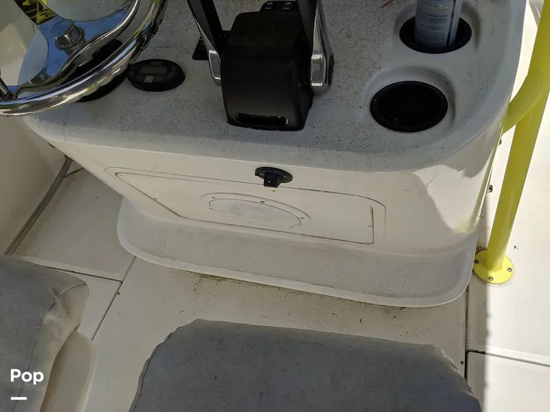 Slide: The Image of Boston Whaler 240 Outrage 2004 - 4853661