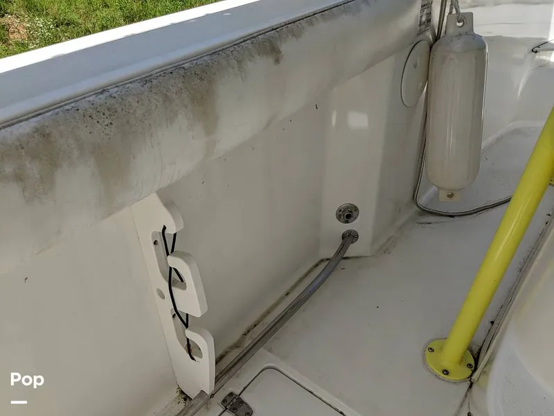 Slide: The Image of Boston Whaler 240 Outrage 2004 - 4853668