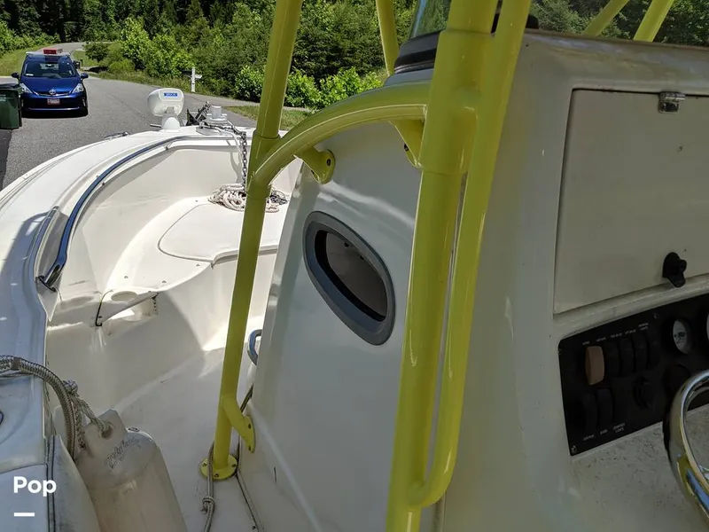 Slide: The Image of Boston Whaler 240 Outrage 2004 - 4853671