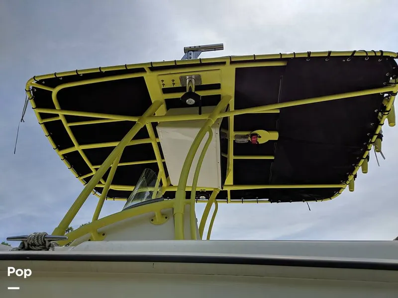 Slide: The Image of Boston Whaler 240 Outrage 2004 - 4853571