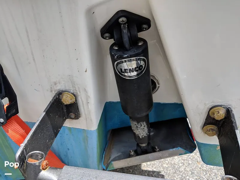 Slide: The Image of Boston Whaler 240 Outrage 2004 - 4853589