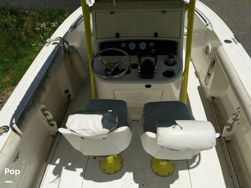 Slide: The Image of Boston Whaler 240 Outrage 2004 - 4853700