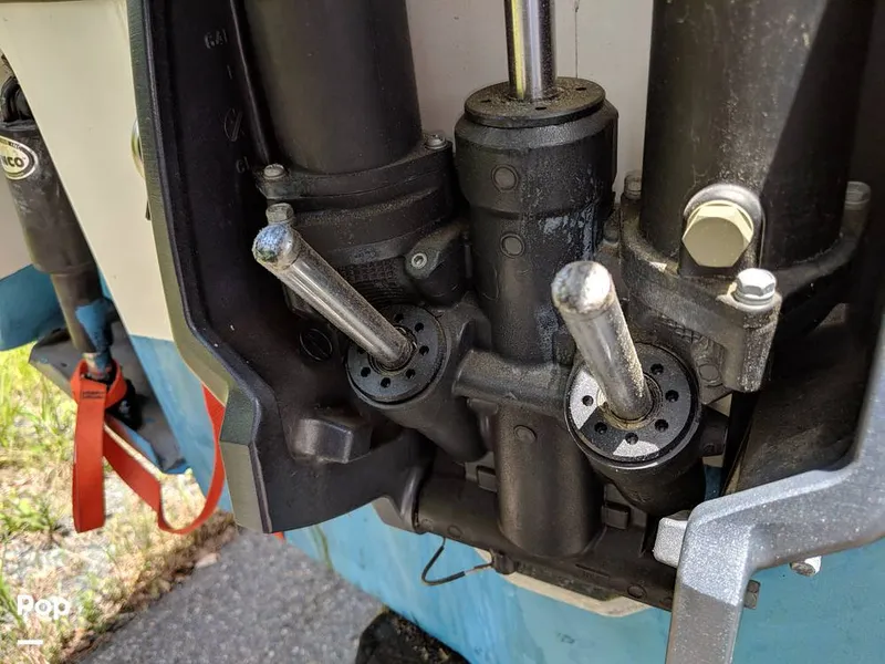 Slide: The Image of Boston Whaler 240 Outrage 2004 - 4853615