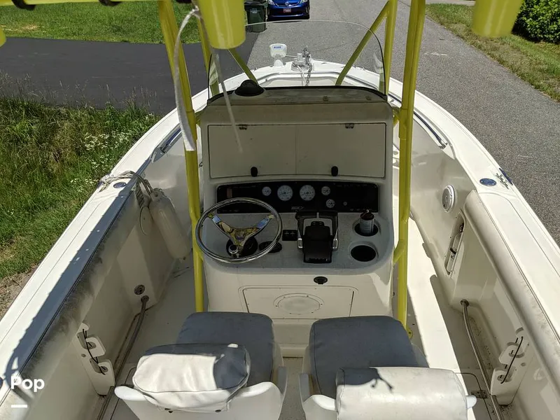 Slide: The Image of Boston Whaler 240 Outrage 2004 - 4853699