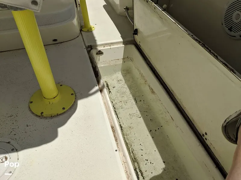 Slide: The Image of Boston Whaler 240 Outrage 2004 - 4853676