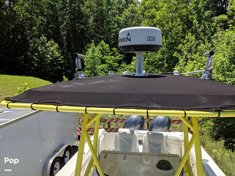 Slide: The Image of Boston Whaler 240 Outrage 2004 - 4853690