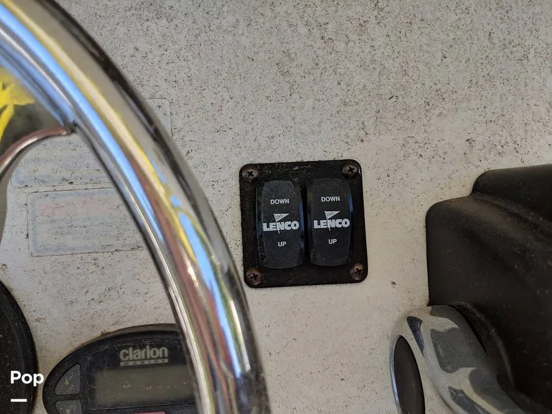 Slide: The Image of Boston Whaler 240 Outrage 2004 - 4853714