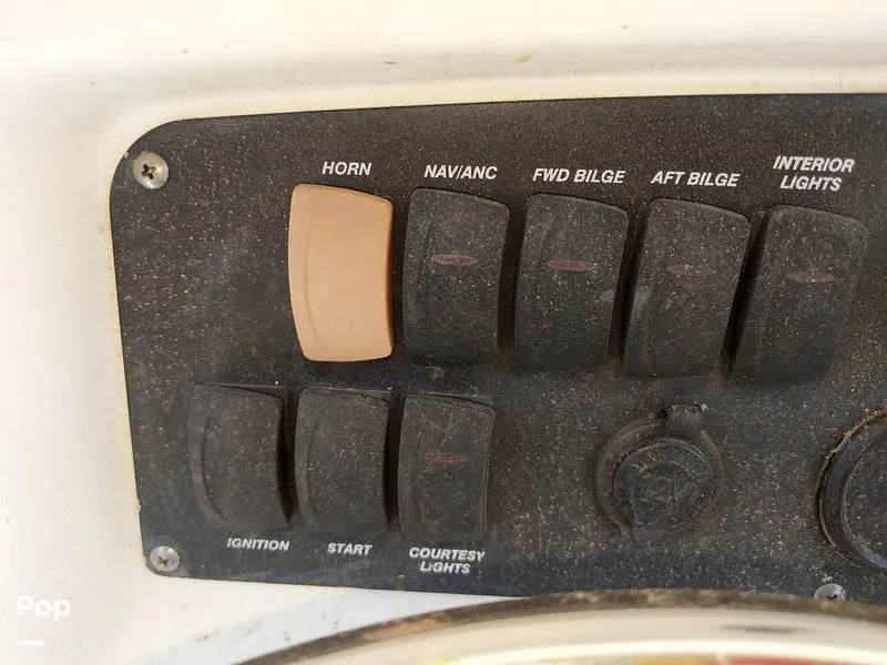 Slide: The Image of Boston Whaler 240 Outrage 2004 - 4853716