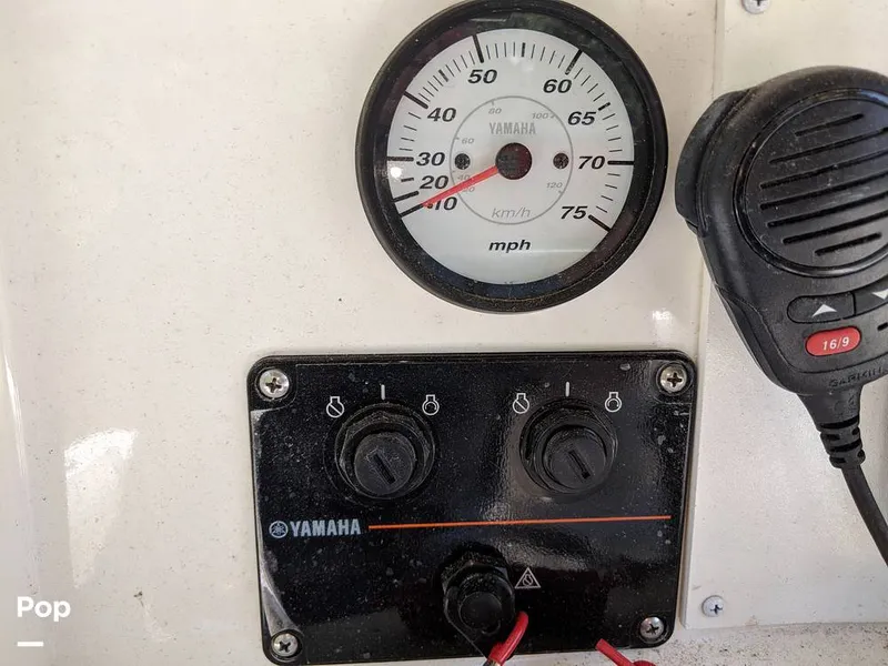 Slide: The Image of Boston Whaler 240 Outrage 2004 - 4853721