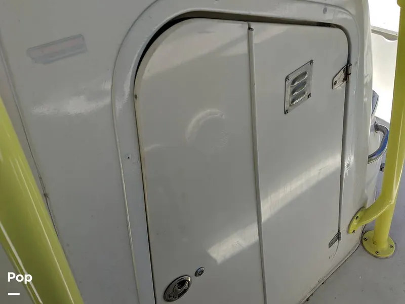 Slide: The Image of Boston Whaler 240 Outrage 2004 - 4853743