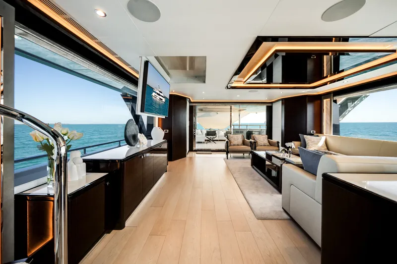 Slide: The Image of Ocean Alexander 120 2021 - 20