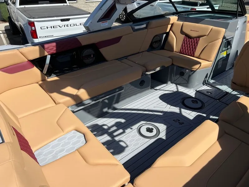 Slide: The Image of MasterCraft XT24 2024 - 11