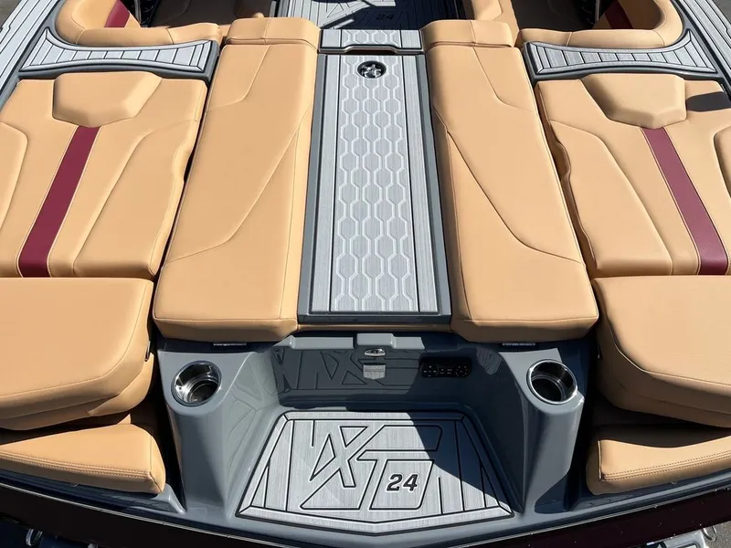 Slide: The Image of MasterCraft XT24 2024 - 8