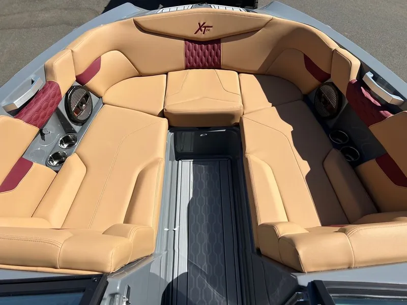 Slide: The Image of MasterCraft XT24 2024 - 17