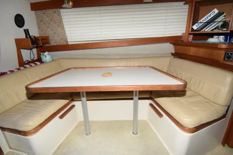 Slide: The Image of Carver Yachts 3297 Mariner 1989 - 5