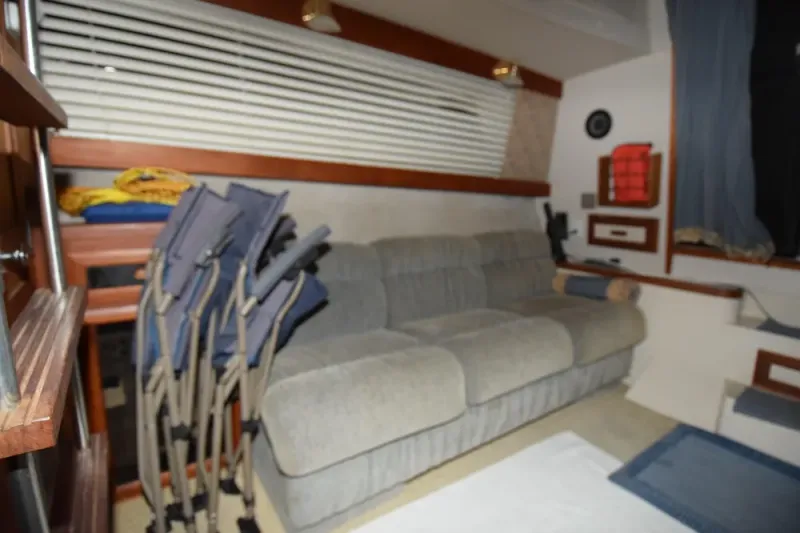 Slide: The Image of Carver Yachts 3297 Mariner 1989 - 8