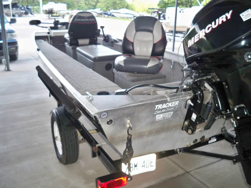 Slide: The Image of Tracker Boats Panfish™ 16 2010 - 3