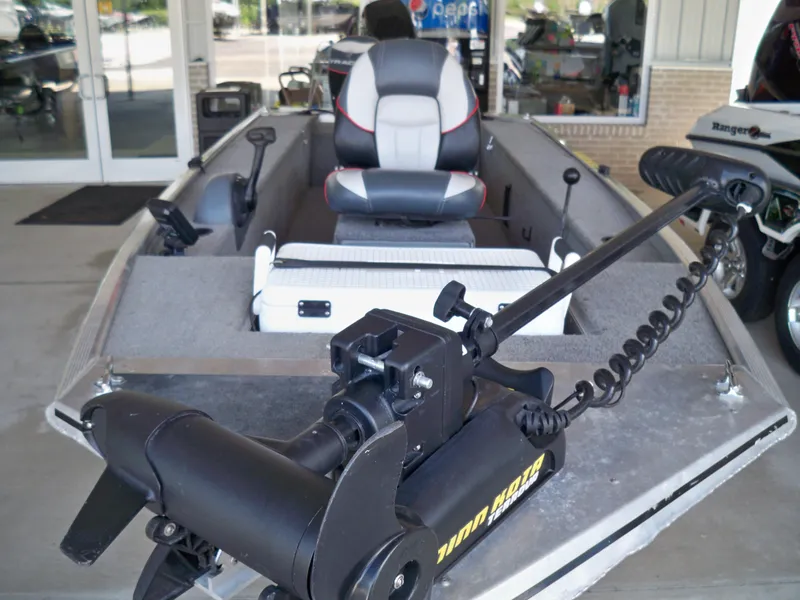 Slide: The Image of Tracker Boats Panfish™ 16 2010 - 8
