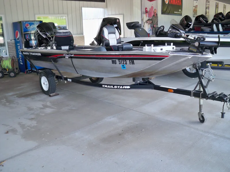The Image of Tracker Boats Panfish™ 16 2010 - 0