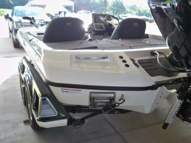 Slide: The Image of Ranger Z500 Series Z520 2026 - 6