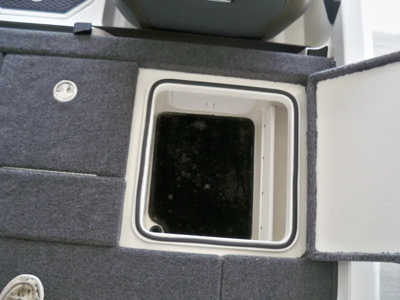 Slide: The Image of Ranger Z500 Series Z520 2026 - 15