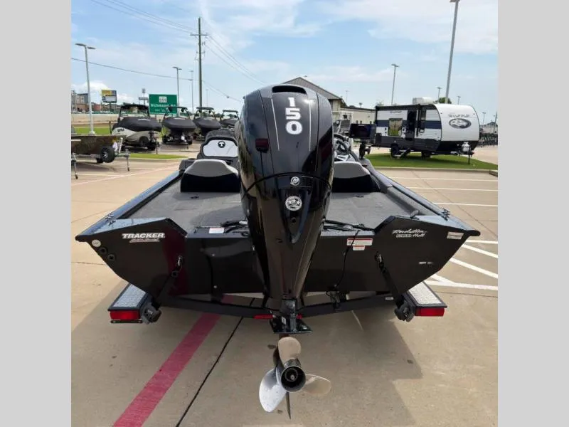 Slide: The Image of Tracker PRO TEAM 195 TXW 2018 - 4