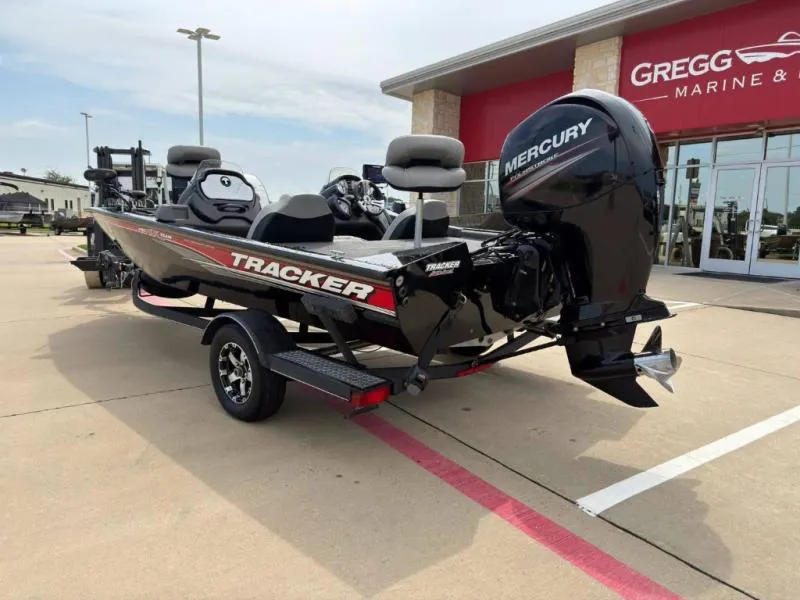 Slide: The Image of Tracker PRO TEAM 195 TXW 2018 - 3