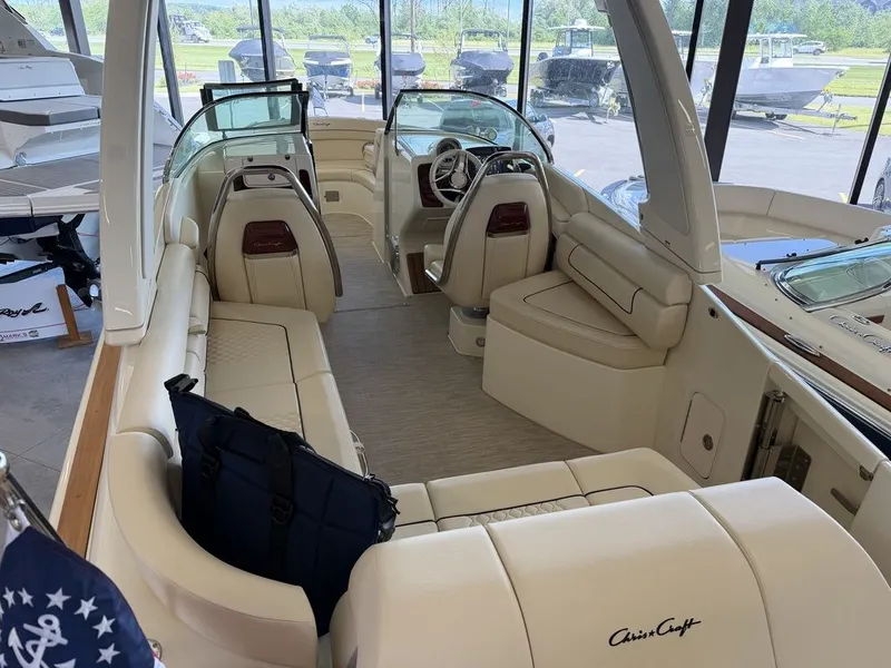 Slide: The Image of Chris Craft Launch 28 GT 2025 - 9